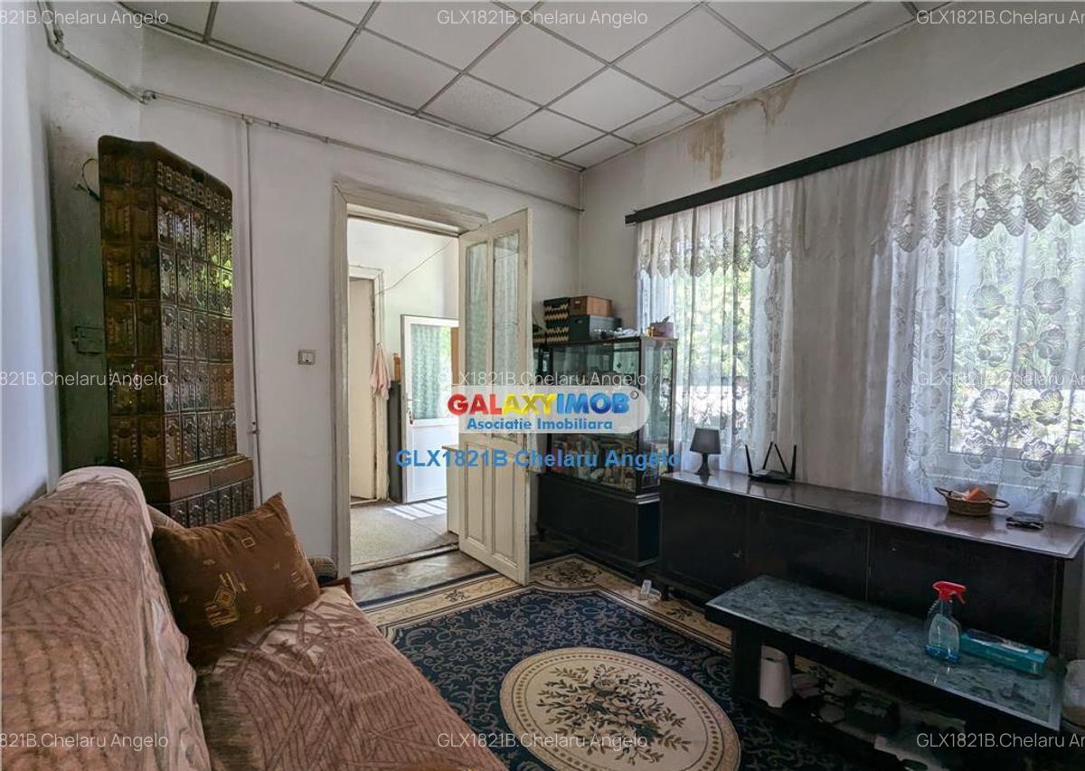 Parcul Carol casa singur curte 3 camere,curte 70 mp - 2