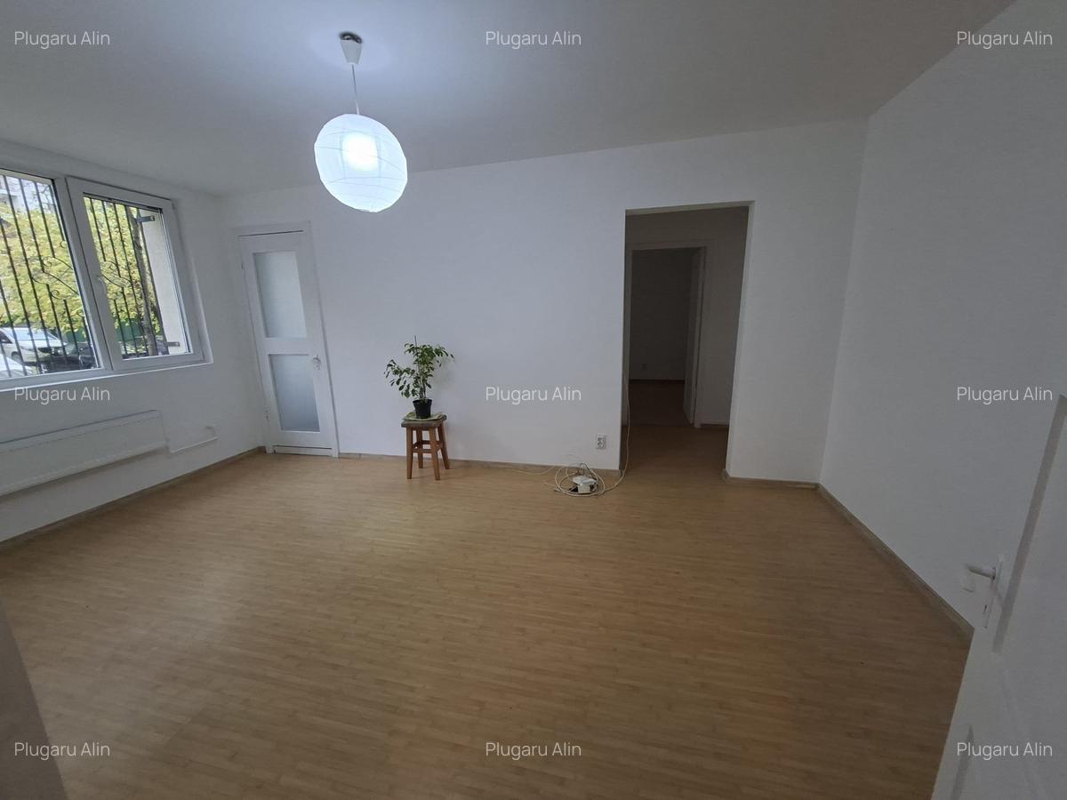 Obor,Mihai Bravu langa Primaria Sectorului 2 - 6