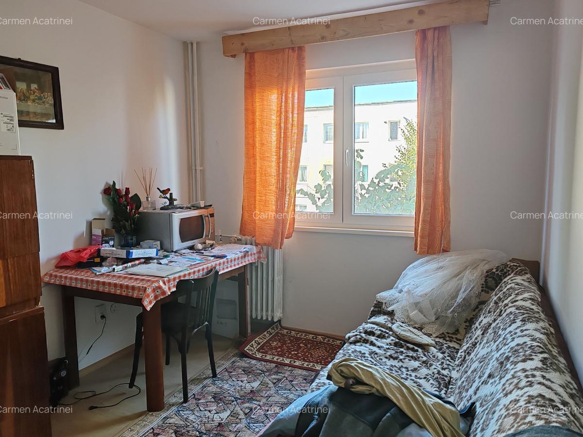 Apartament 2 camere liber la vanzare zona Florilor - 1