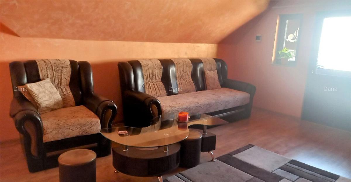 Sinaia ultracentral - apartament 4 camere la mansarda in vila P+1+M - 2