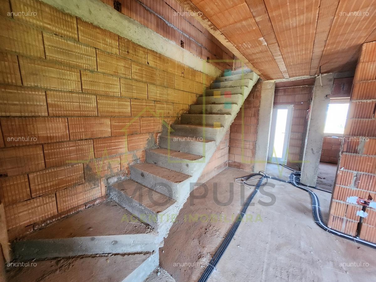 Mosnita Noua, duplex, pozitie foarte buna, 3 bai, 3 dormitoare - 6