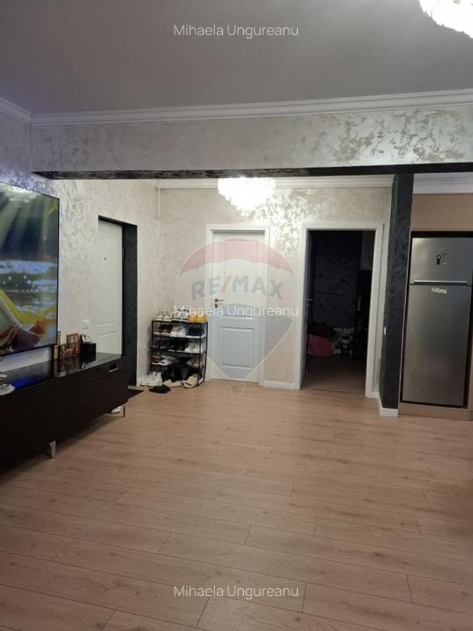 Apartament cu 3 camere  cu loc de parcare si curte proprie -de vanzare - 3