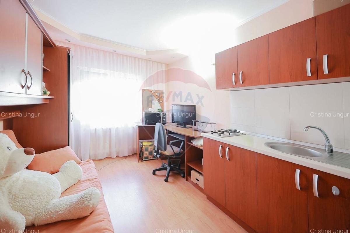 Apartament cu 3 camere + garsoniera de vanzare in zona Decebal - 11