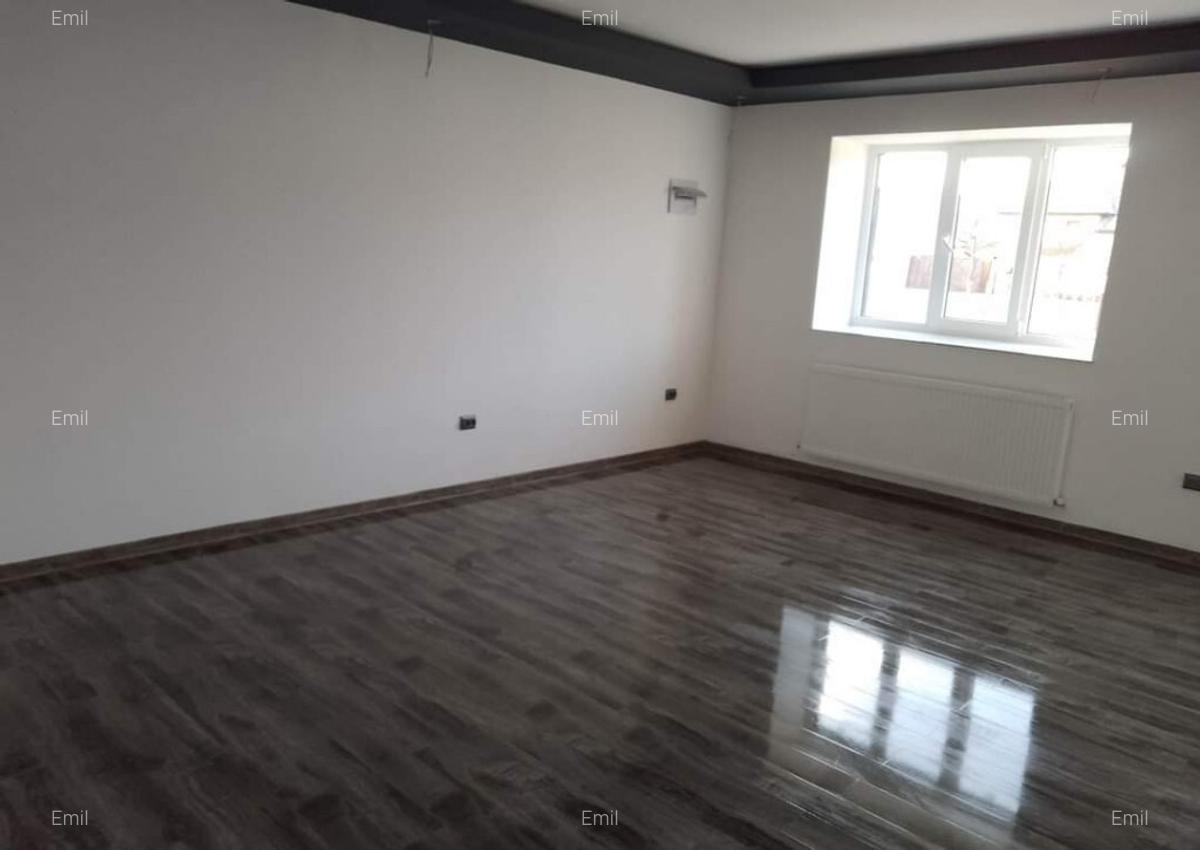 Casa Unirea formata din doua apartamente,cu doua intrari separate. - 5