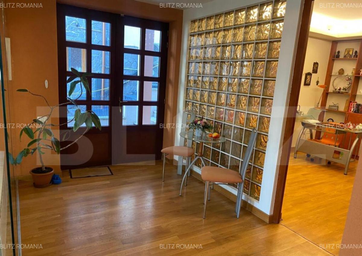 Apartament cu 3 camere ?i 3 bai in vila, zona Schei - 12