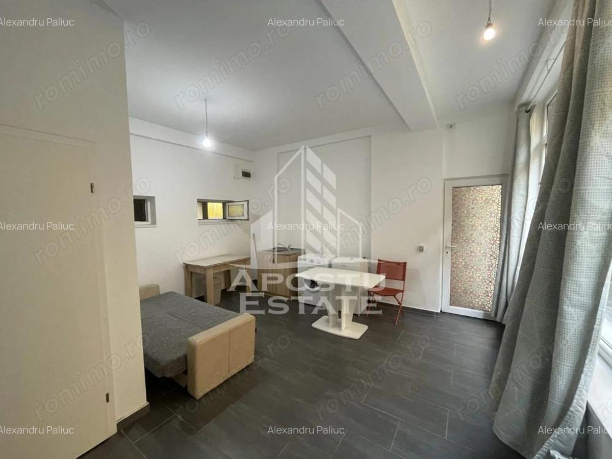 Spatiu comercial + loc de parcare, 23 mp, Zona Soarelui - 3