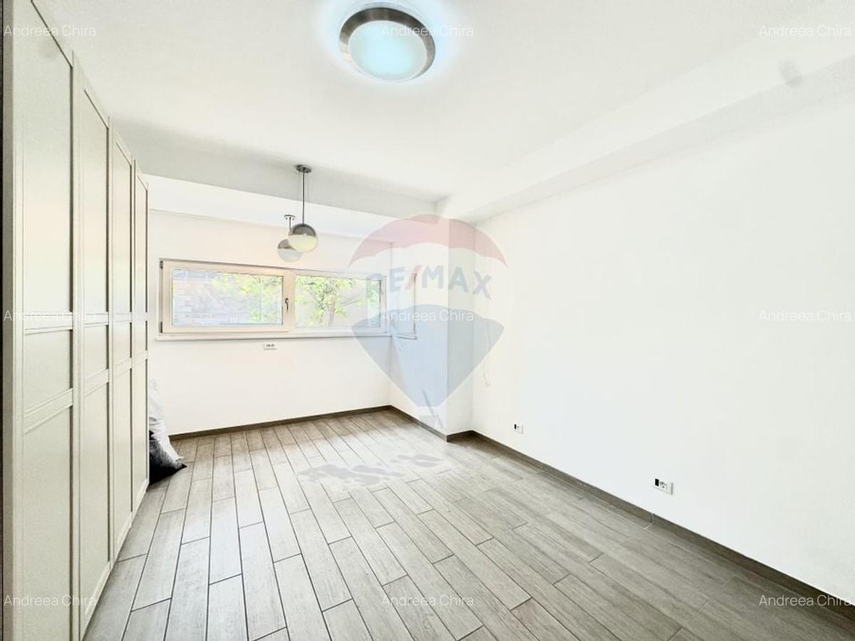 Apartament cu 6 camere decomandat în Nordului - 11