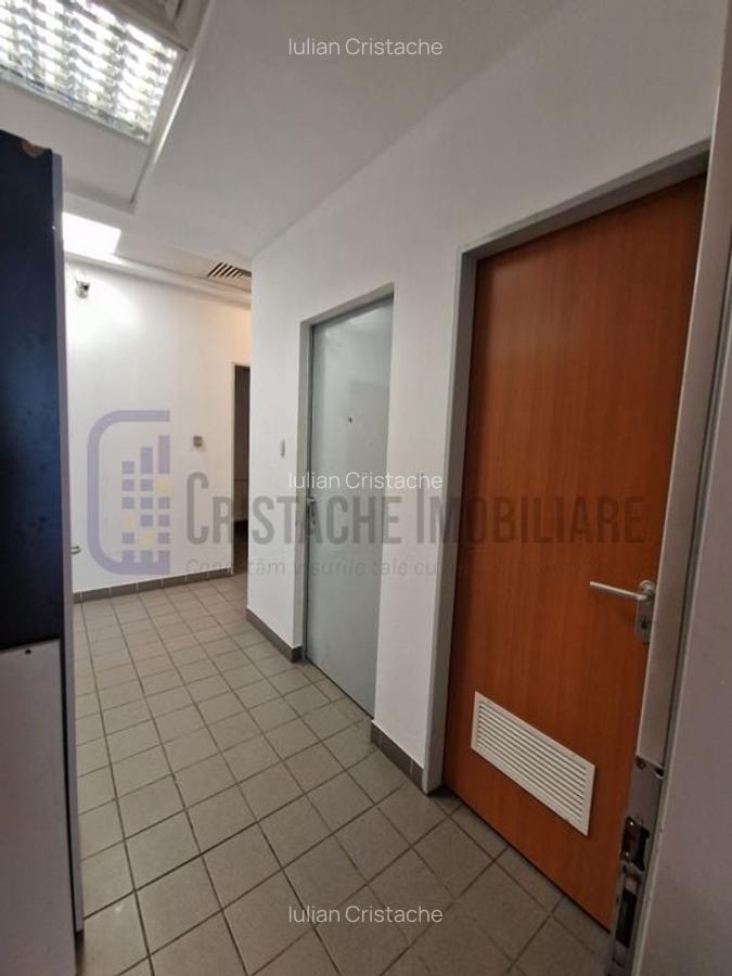Comision 0! Fostă agenție bancară, 275 mp, clădirea RECOM,  P-ța Muncii - 7