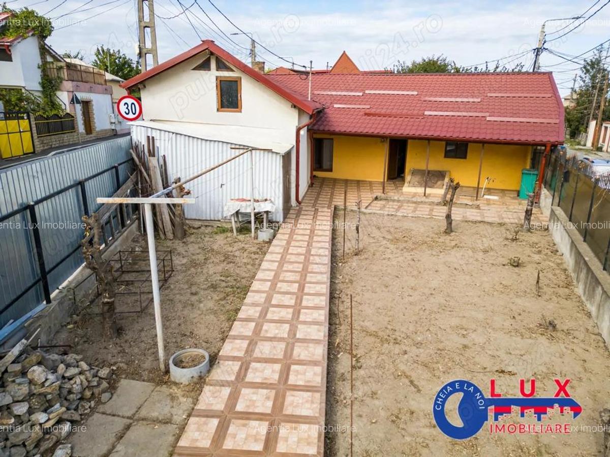 ID 6720 EXCLUSIVITATE CASA pe Strada Trandafirilor - 2