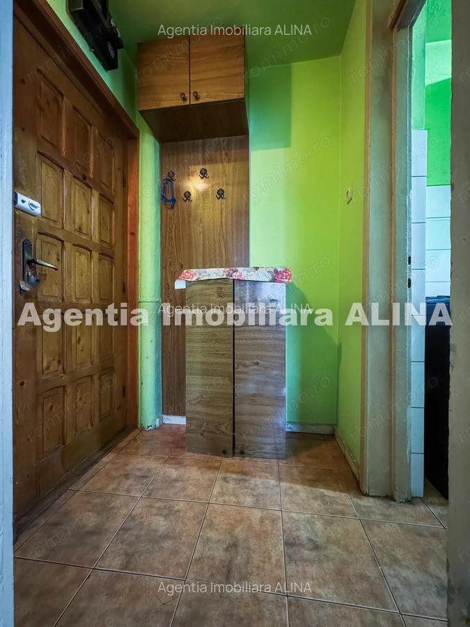 Ap. 2 camere in Deva, zona Dacia, Aleea Romanilor, 32 mp, semidecomandat, et. 3. - 4