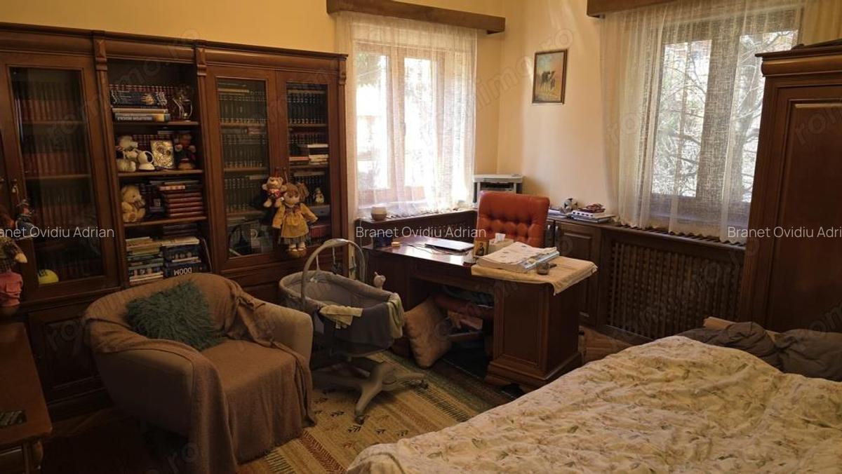 Vand apartament 4 camere dec. in Deva, ultracentrala (la 2 minute de Primarie), etaj 1, mobilat - 17