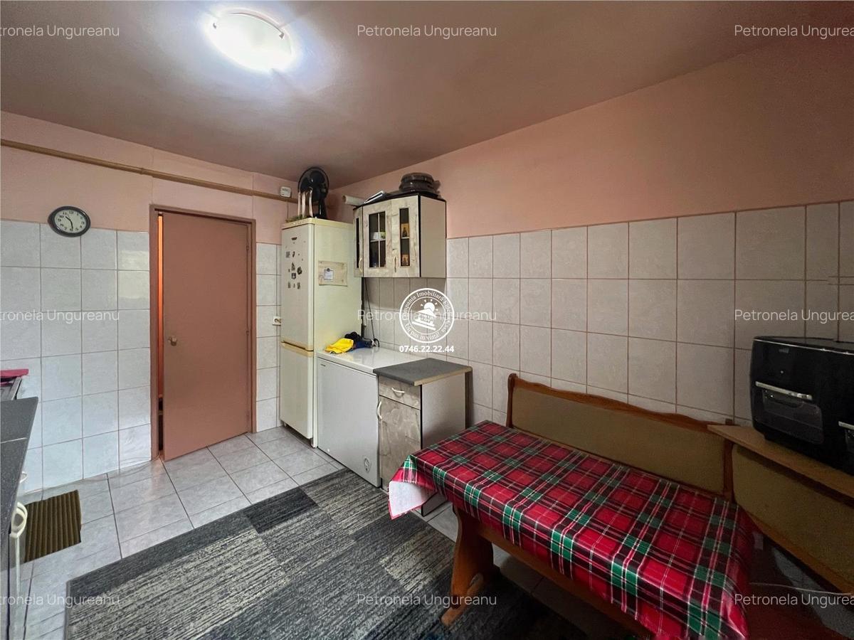 Apartament spatios de 4 camere – ideal pentru o familie care cauta confort si po - 12