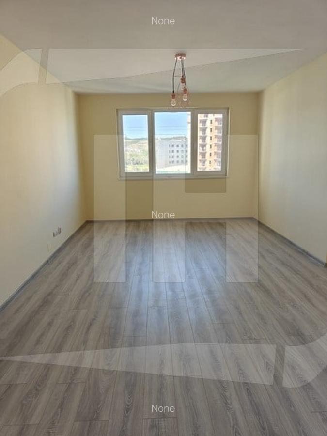 Apartament 3 camere, etaj intermediar, Zona Vivo - 3