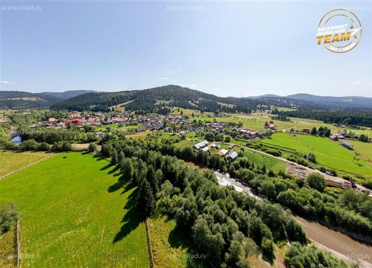 FILM! Context favorabil:Teren intravilan, 5.500mp, zona pitoreasca Comandau - 3