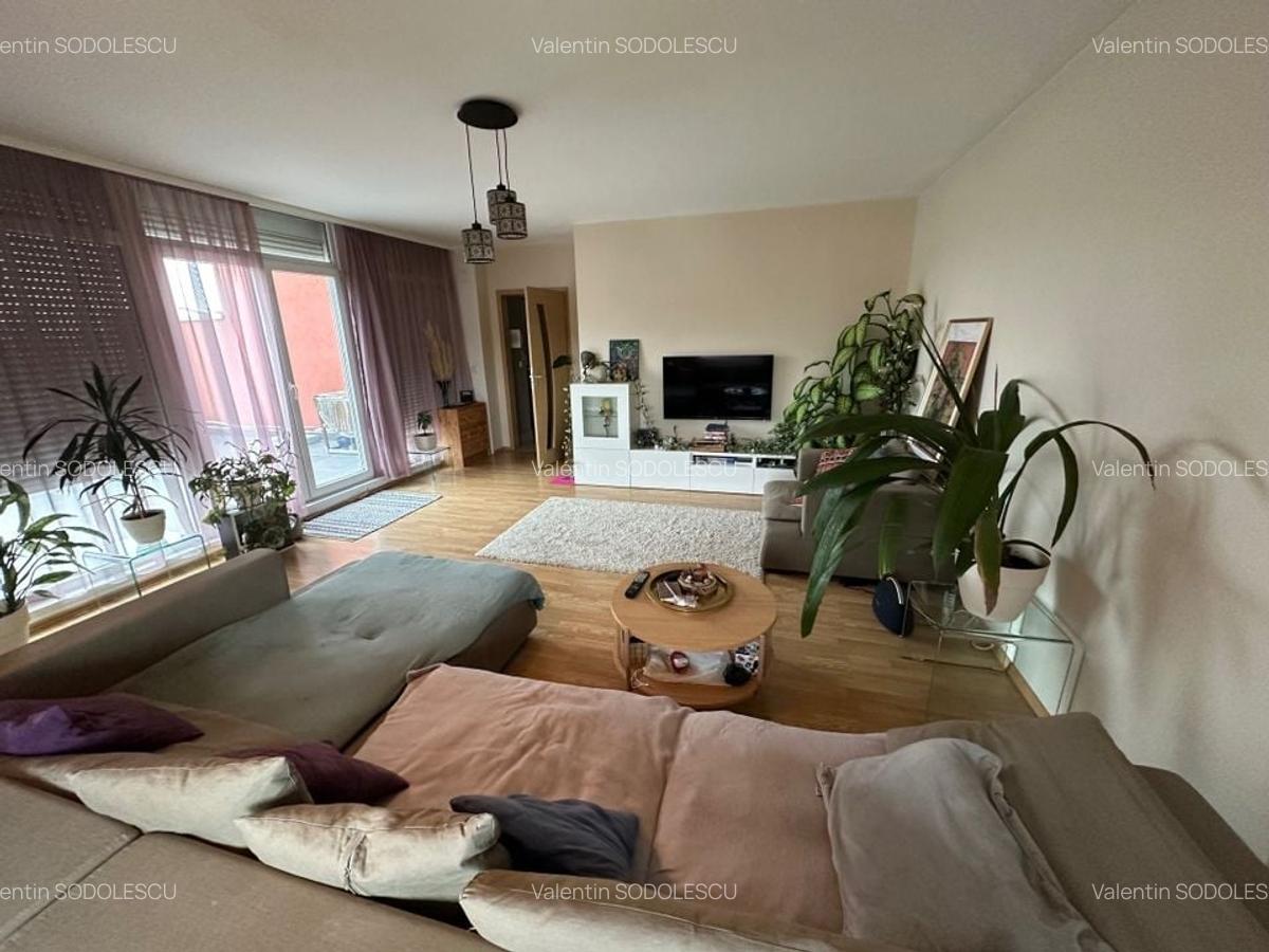 Apartament spatios 100 mp cu lift si 50 mp de terase - 9