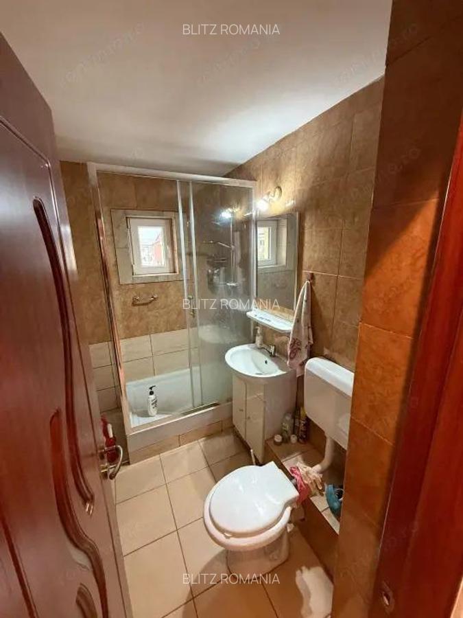 Apartament 3 camere, decomandat, 2 bai, balcon extins cu bucataria - 6