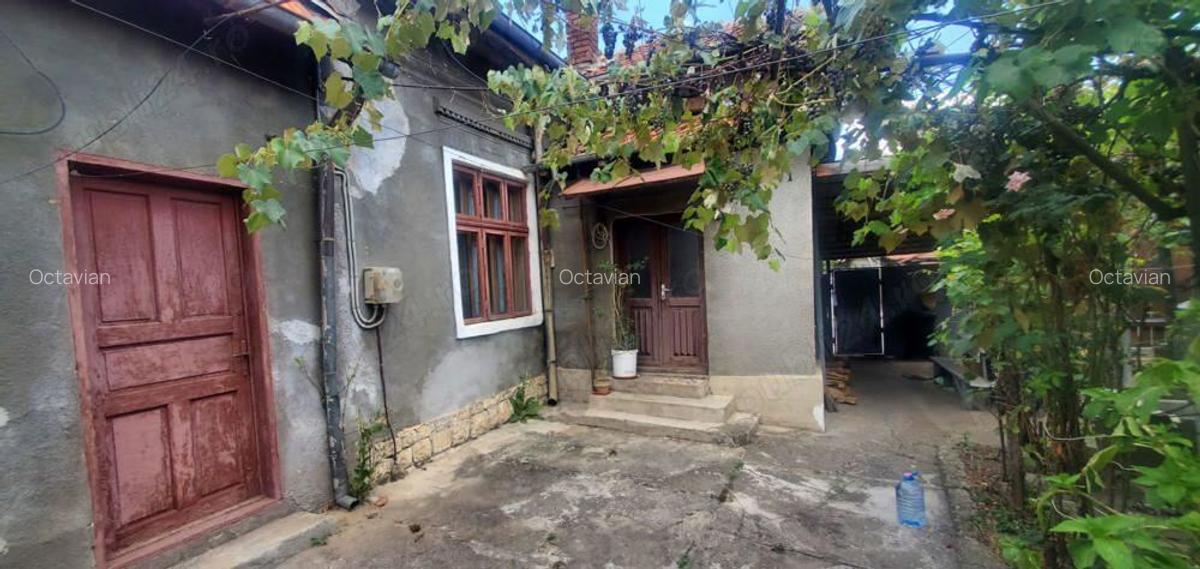 Casa amplasata pe un teren de 280mp cu potential comercial pe str Orly - 3