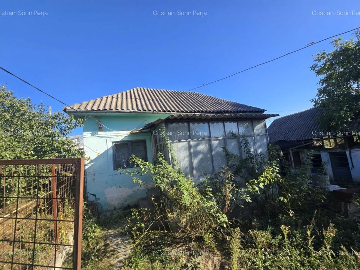 Teren 685 mp + Casa batraneasca, Ștefanesti - Golesti - 1