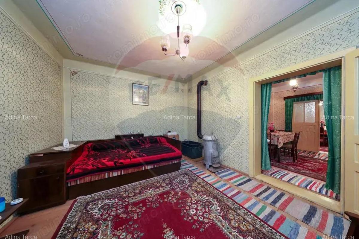 Casa spatioasa cu anexe si gradina in localitatea Ungra/Brasov - 13