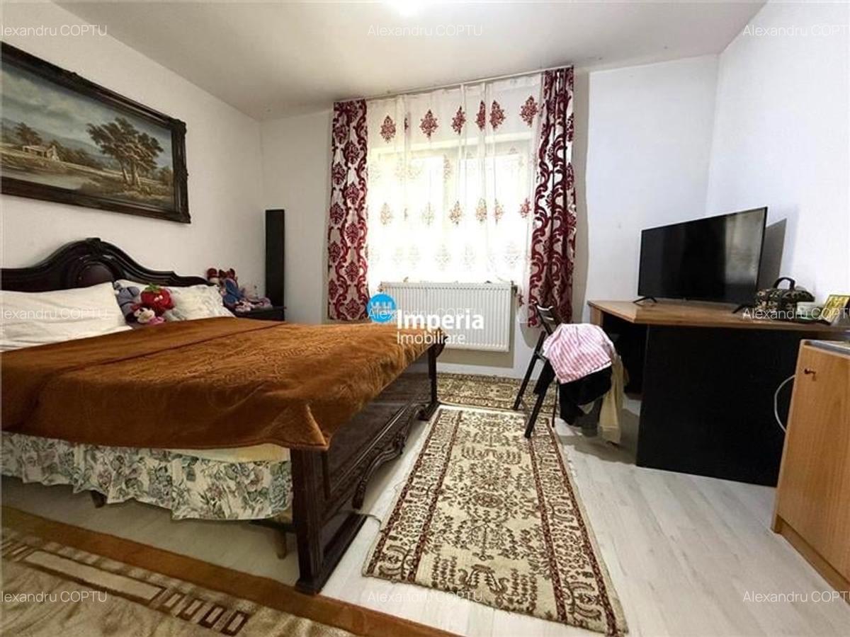 Casa 8 camere, 3 bai, canalizare, 300 teren Tineretului  Lunca Cetatuii - 3