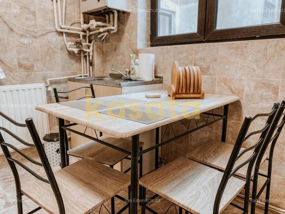 Apartament 4 camere ultracentral | Etaj 3/3 | Lift ?i renovare - 2