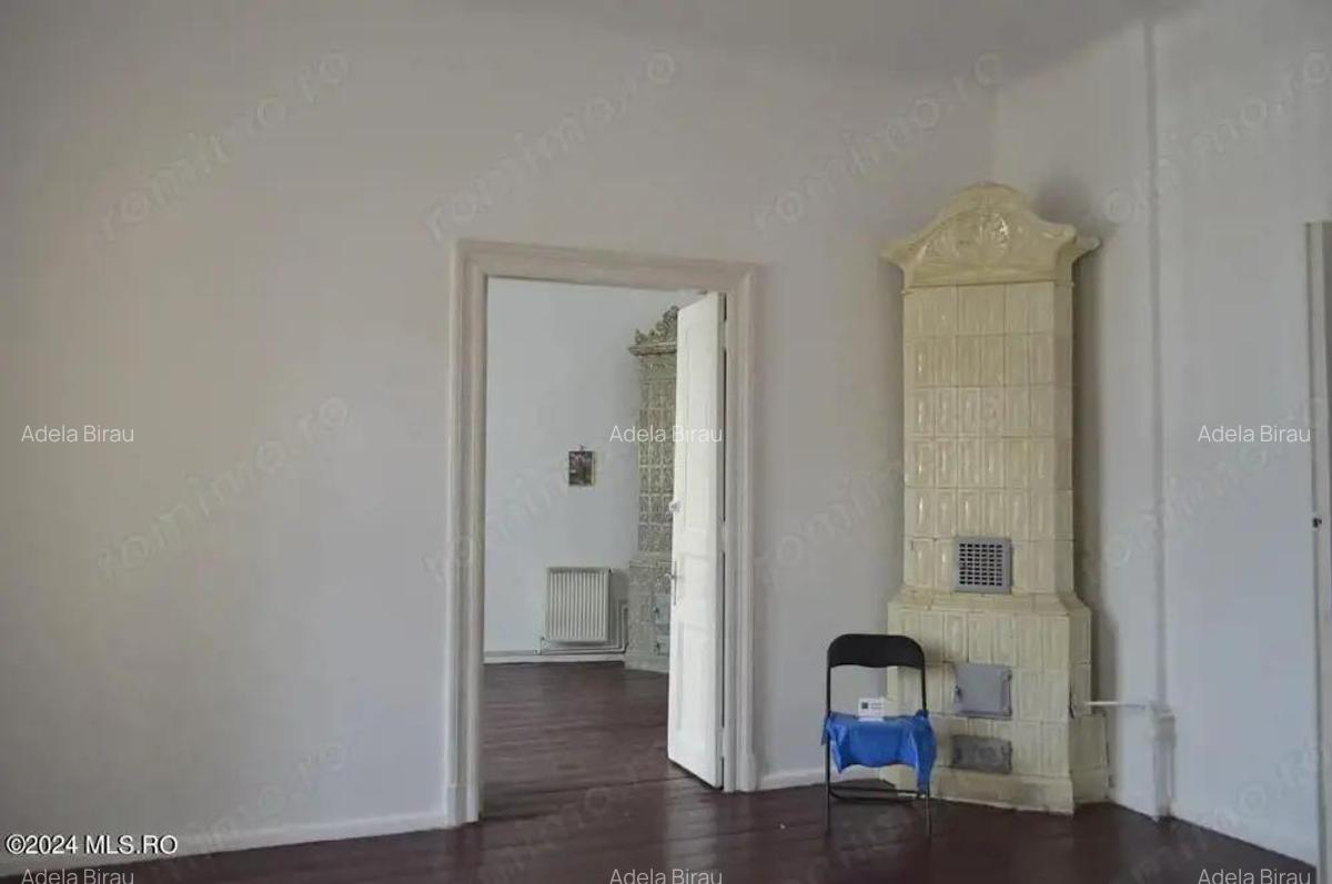 Pitesti - Targul din Vale, Birouri de inchiriat la etaj, 163 mp utili - 8