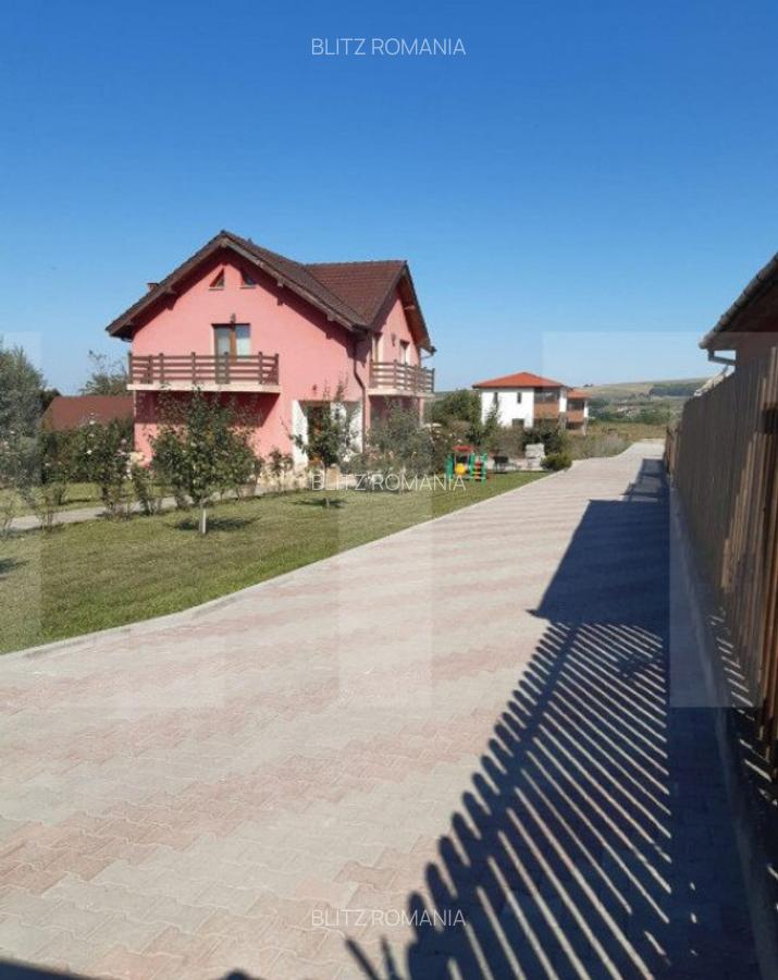 Casa la cheie, 220 mp utili, 973 mp teren, Jucu - 1