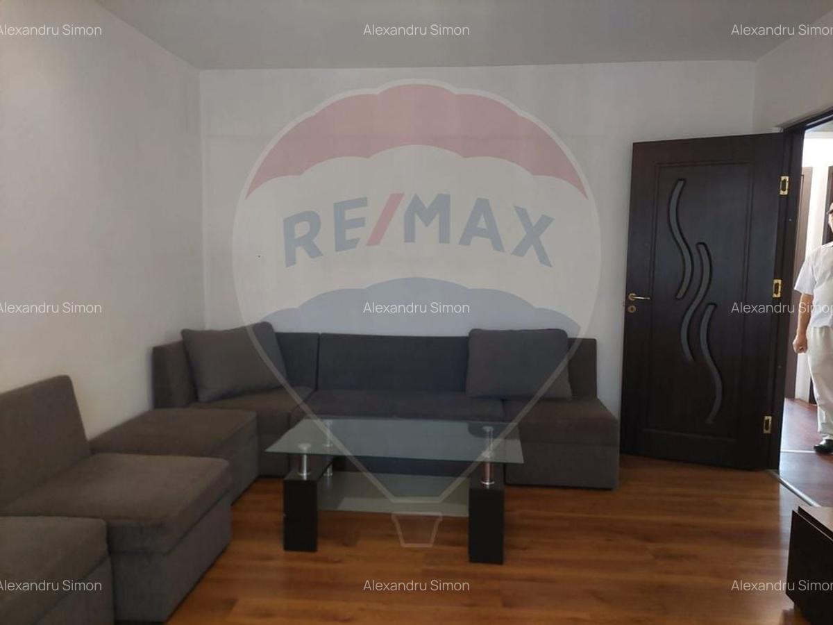Apartament de inchiriat 4 camere decomandat Bacau - 2