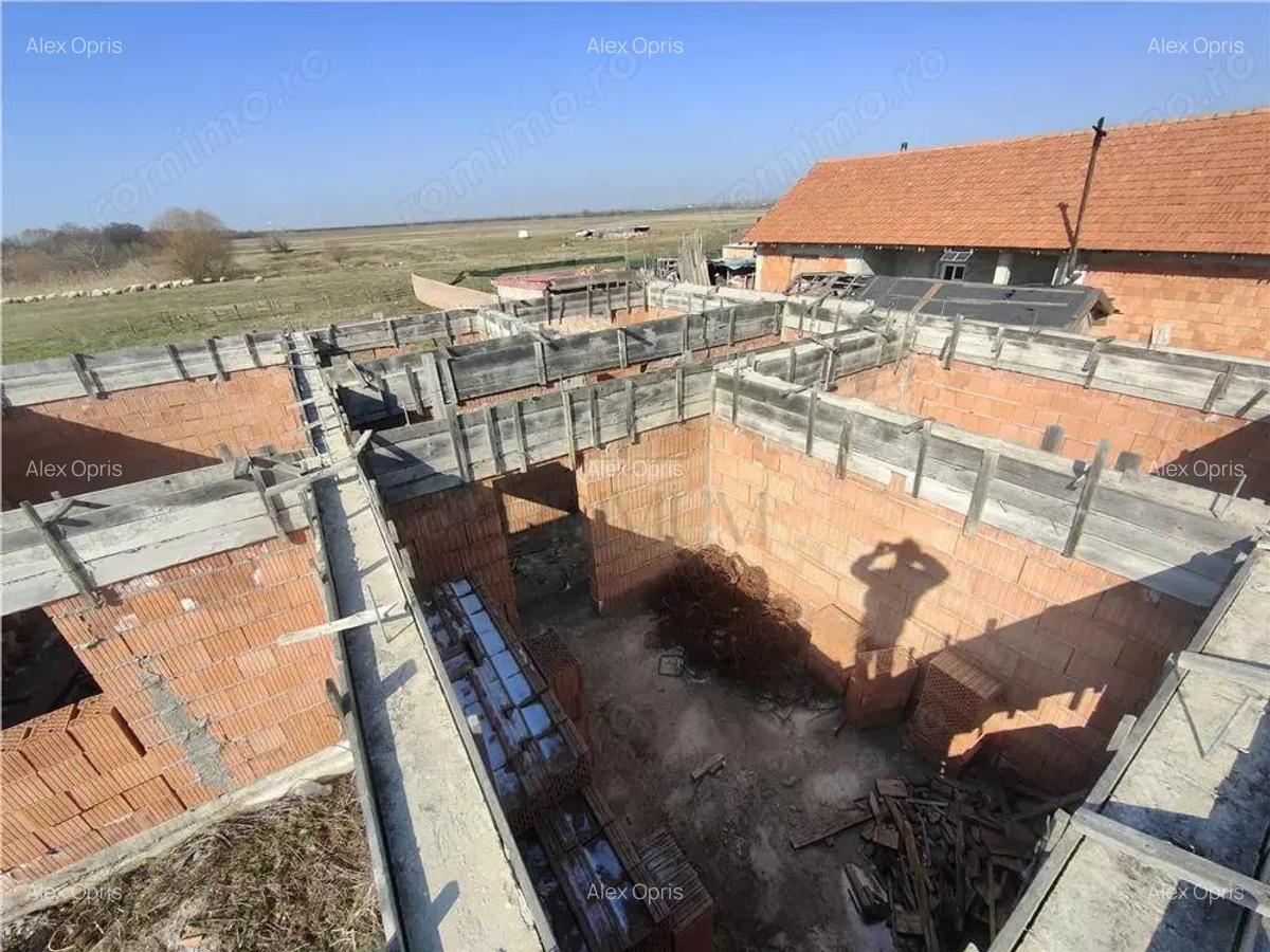 Casa la rosu - proiect deosebit- teren in concesiune - 3