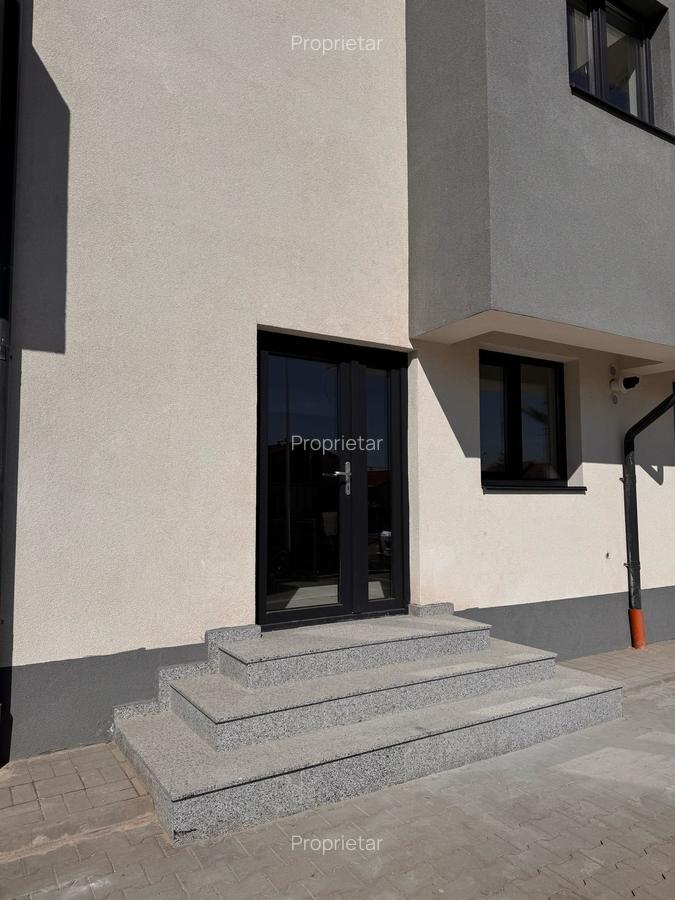 Spatiu Comercial 45mp- parte ansamblu rezidential 99RESIDENCE- in statia STB - 9