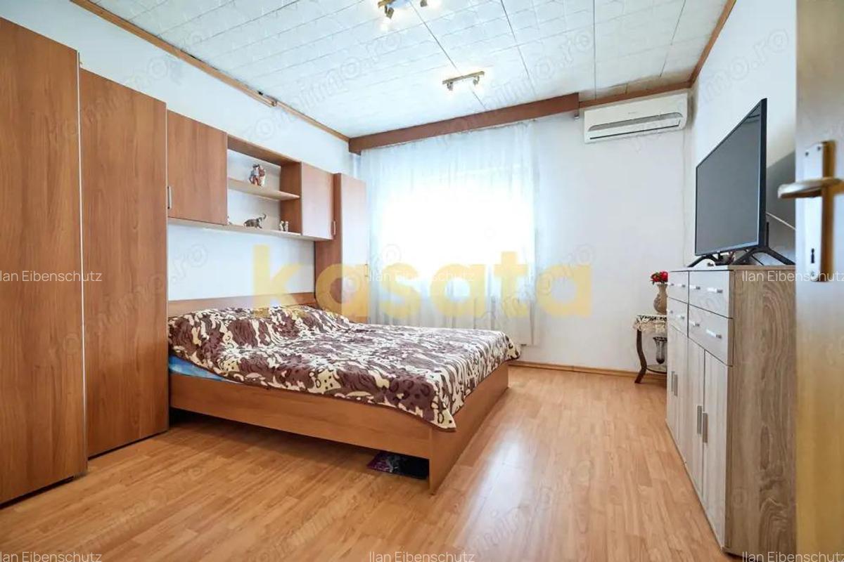Casa cu 4 camere si curte | zona Regie | teren 252 mp - 1