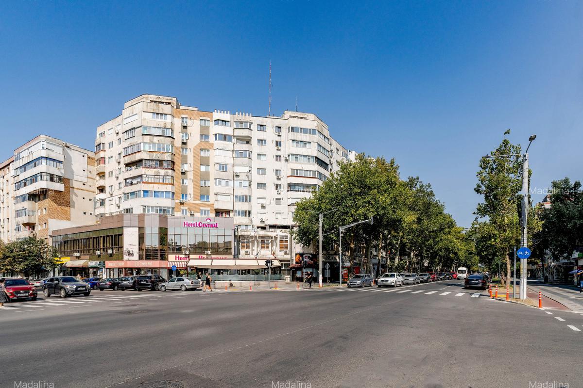 Apartament spațios, modernizat, 2 camere – Bd. Cosminului - 31