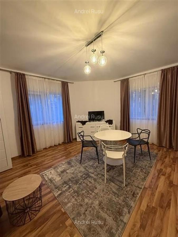 Pet friendly!  Regim vila, decomandata, mobilata, utilata, constructie noua, Bun - 2
