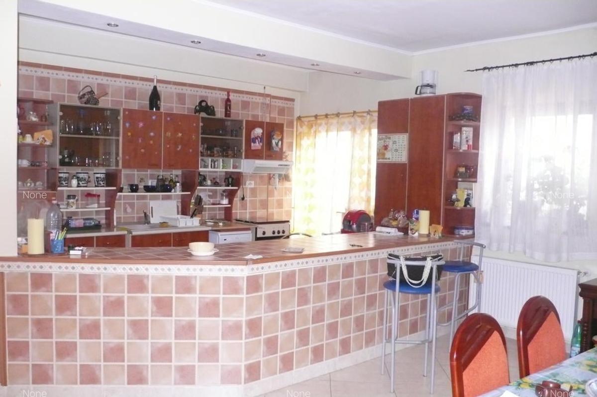 Casă cu 6 camere în Centrul Istoric - 10