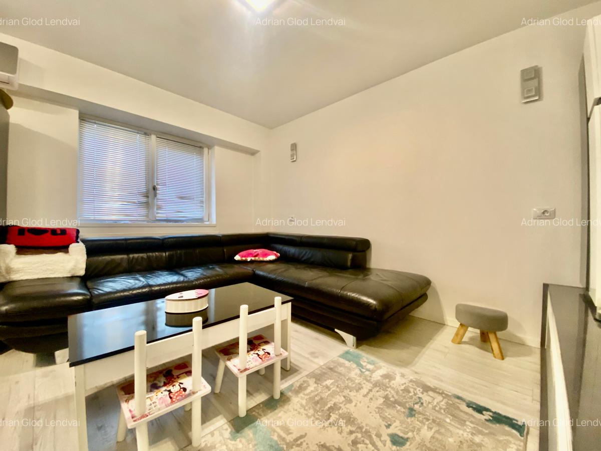 Închiriere apartament modern – 2 camere, Micro 12, Etaj 3 - 1