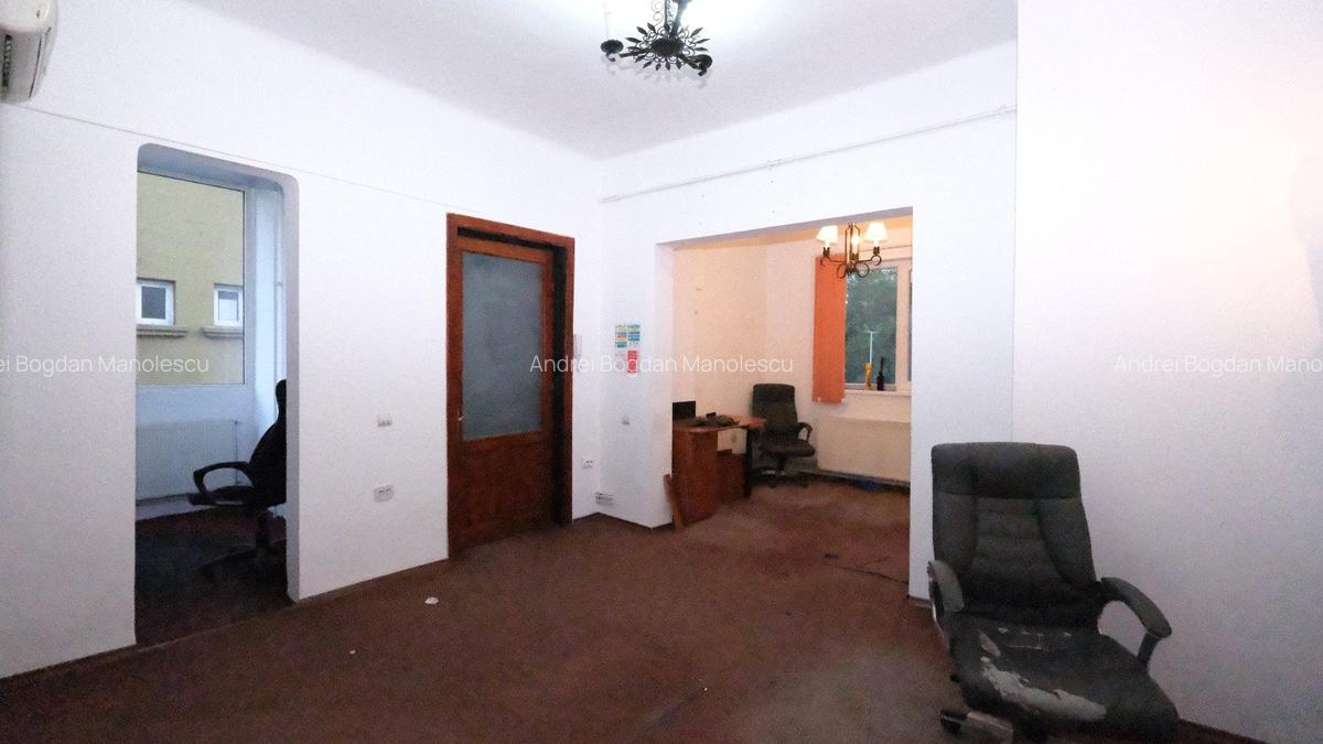 Vanzare apartament 4 camere la  etajul 1 in vila Cotroceni cu garaj si anexe - 3