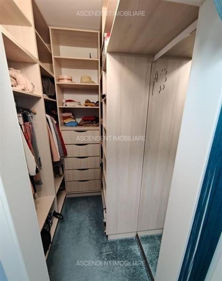 Apartament cu 3 camere decomandat în Tractorul - 15