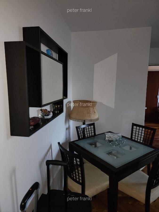 Apartament mic dar ingrijit. La Domenii, lângă liceu. - 10
