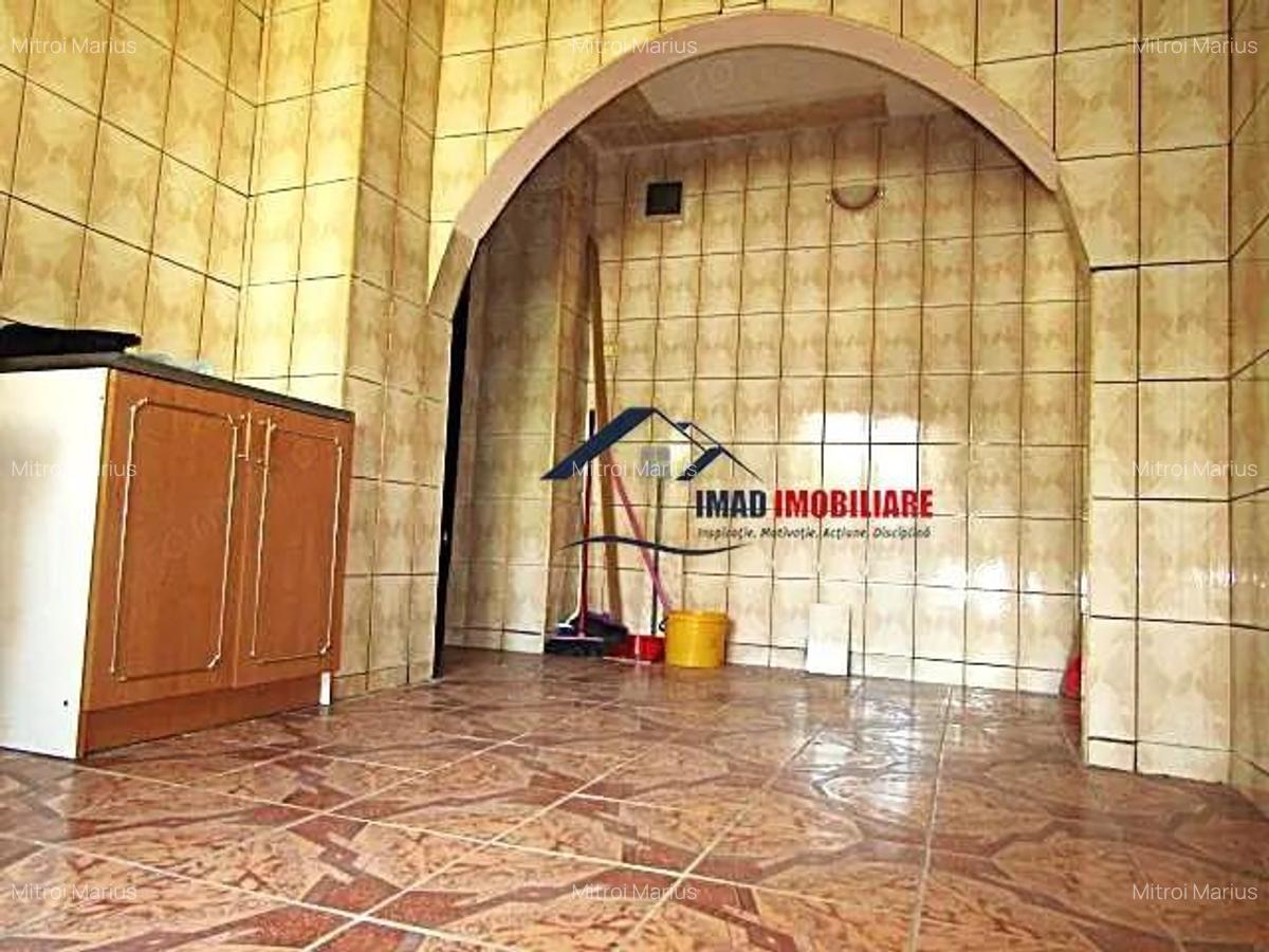 Spatios, zona buna!! Vanzare apartamemt cu 2 camere in Targoviste - Micro 11. - 9