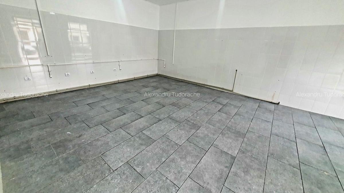 Spatiu comercial stradal - 69 mp - 3