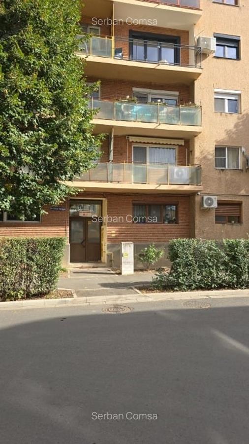 Vând apartament ultracentral în Arad, pe malul Mureșului - 1 Vând apartament ultracentral în Arad, pe malul Mureșului - 1