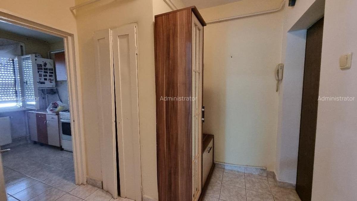 Apartament 2 camere decomandate Centru etaj 3 - 10