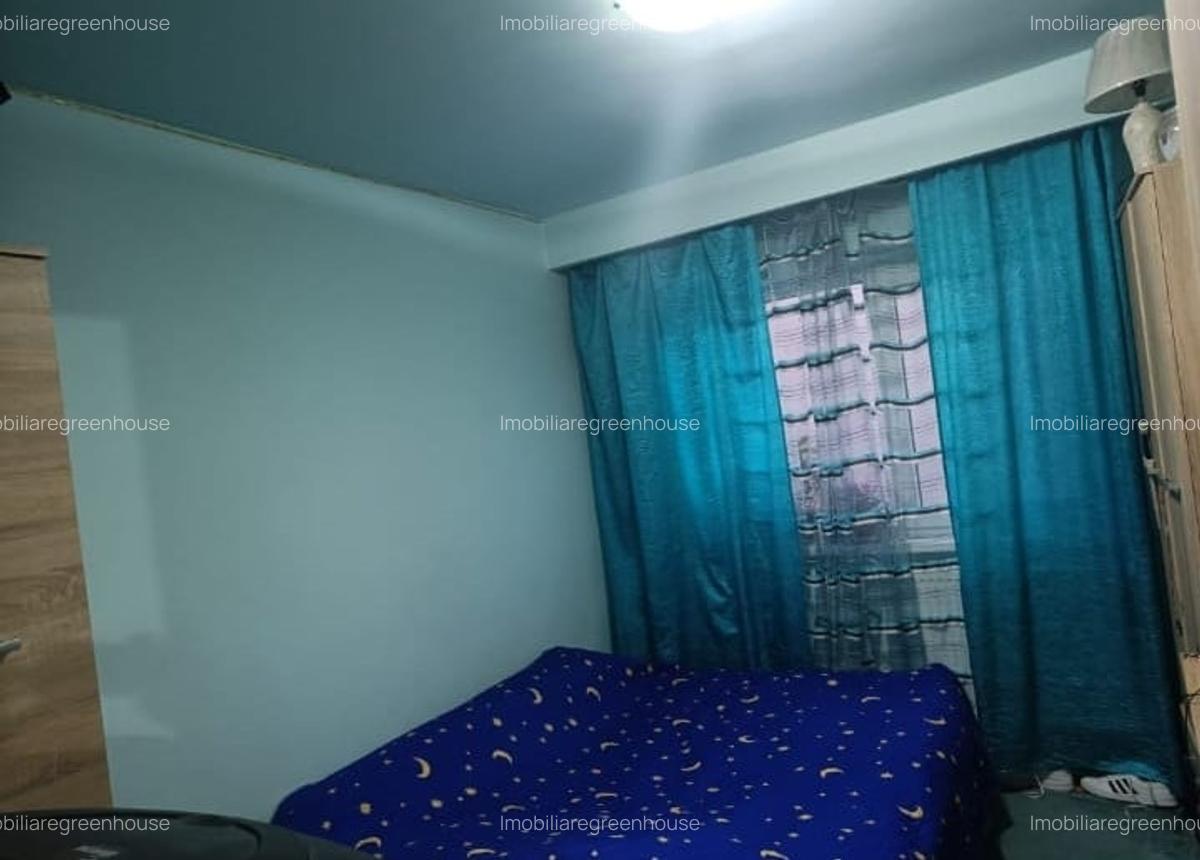 Apartament 4  camere, decomandat,zona Miorita - 6