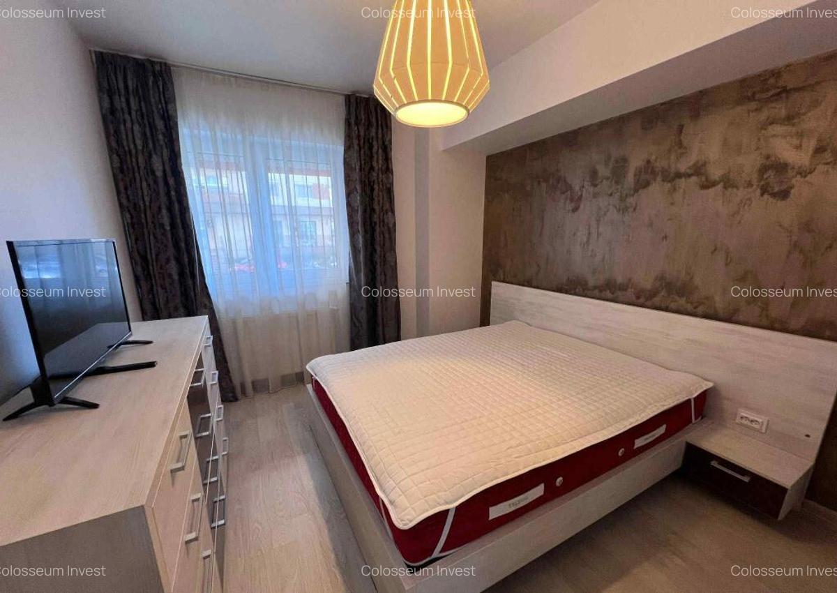 Apartament 3 camere, decomandat - zona Tractorul - 3