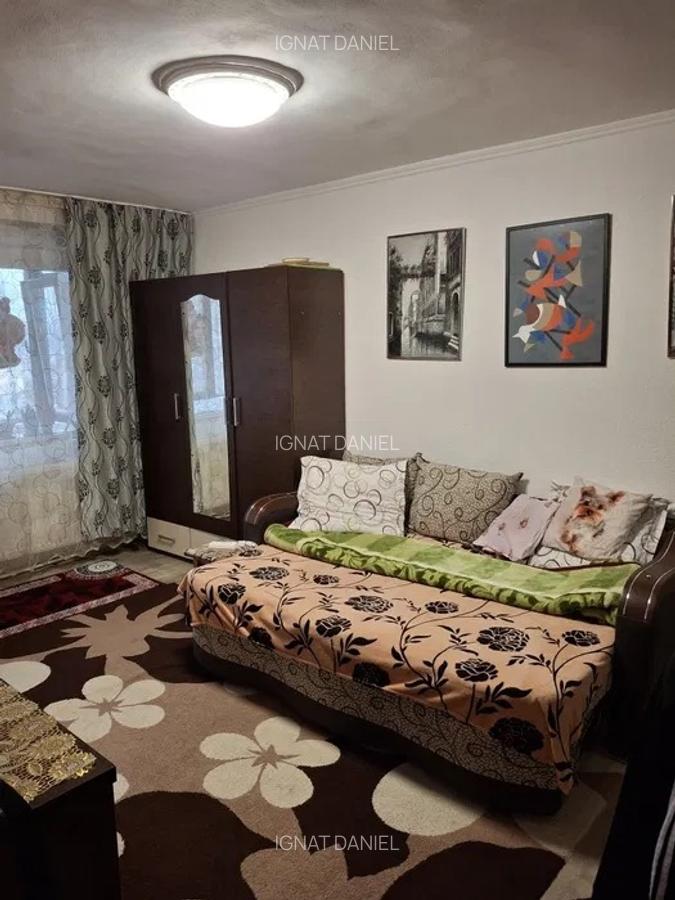 Apartament cu 2 camere, decomandat, zona Tatarasi - 1