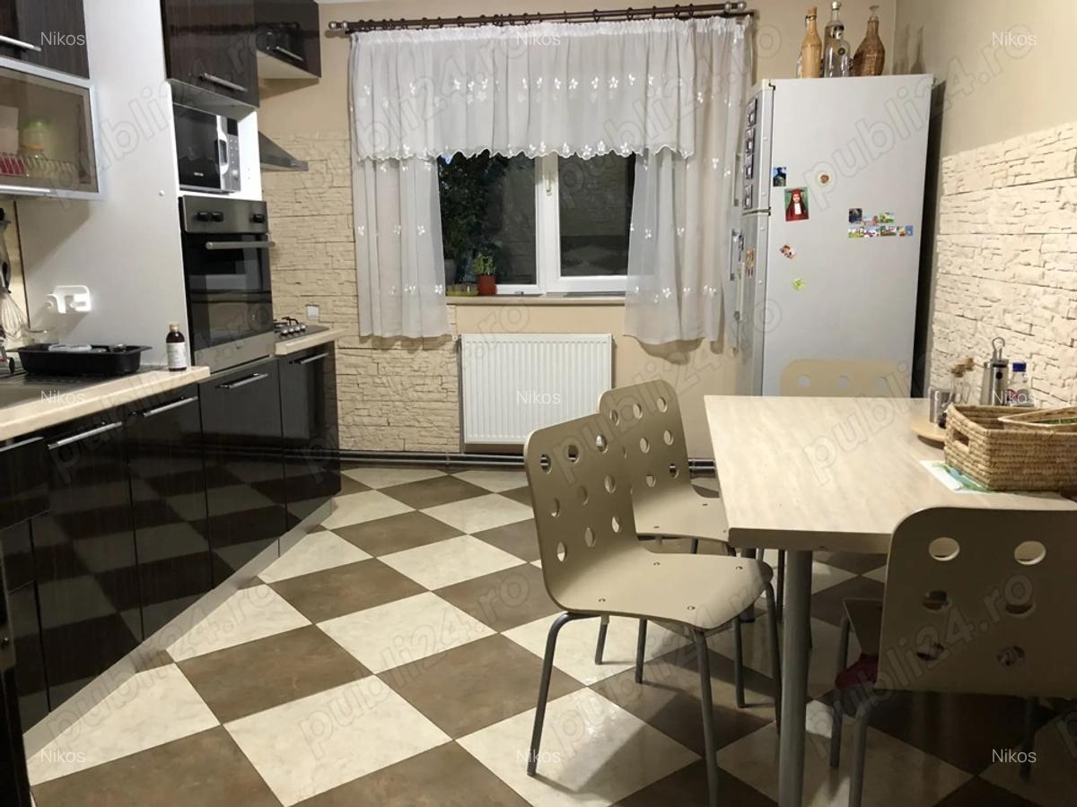APARTAMENT 4 camere in VILA prelungirea Ghencea Domne?ti, pre? sub 600 euro mp - 1