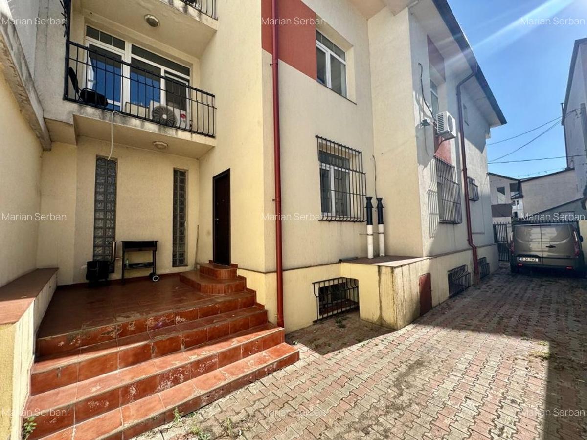 OPORTUNITATE - vila-curte individuala-garaj la Domenii-Popisteanu - 2