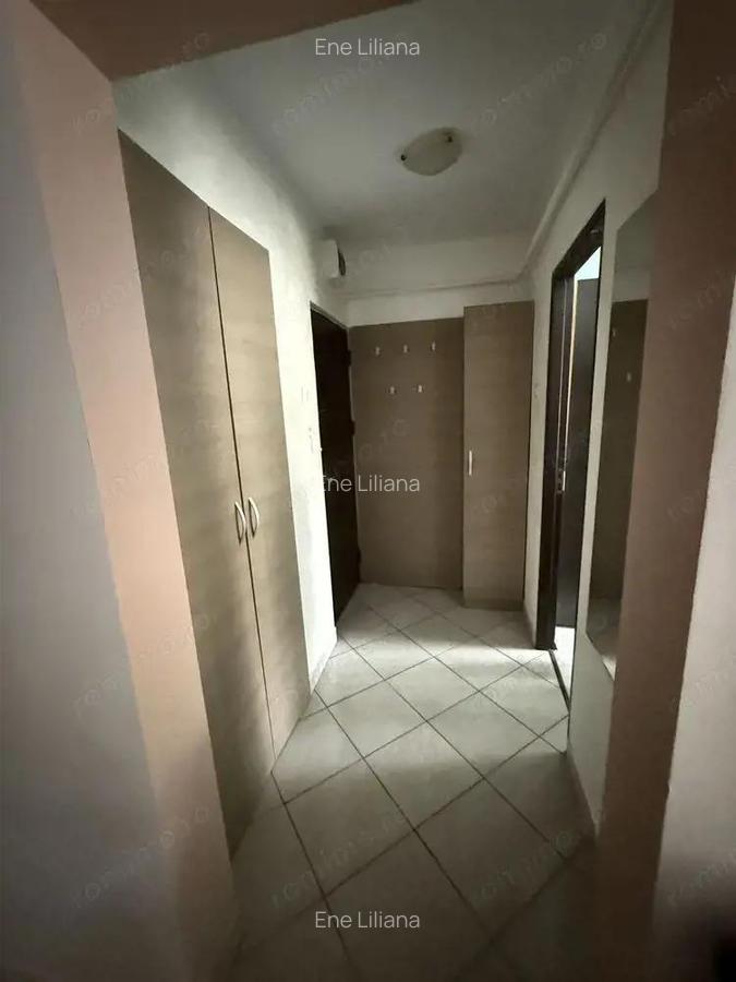 Apartament 2 camere de inchiriat Piata din Sud, etaj 1 - 3