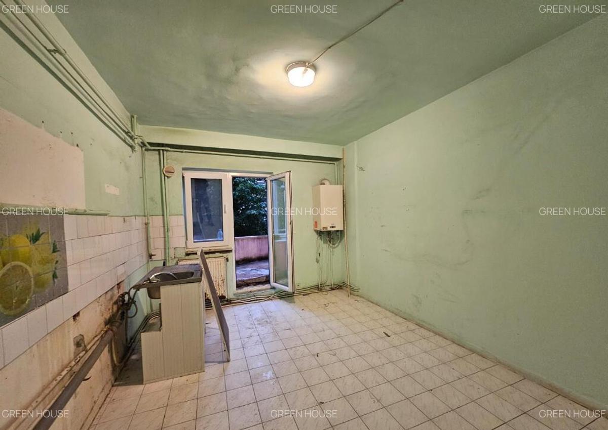 OCAZIE UNICA! Apartament 2 camere,2 balcoane etaj 1, Bv. Decebl - 5