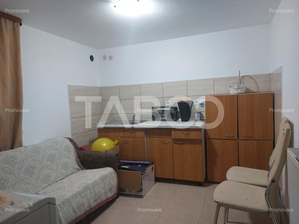 Apartament la casa 97 mpu 5 camere 2 bucatarii 3 bai gradina Cisnadie - 7